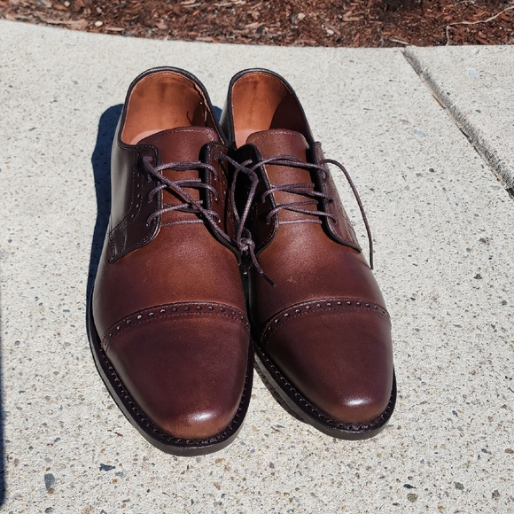 Allen Edmonds Brown Leather Cap-Toe Derby Shoes main image 9